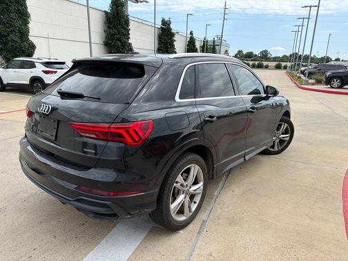 Mythos Black Metallic 2020 Audi Q3 45 S line Premium