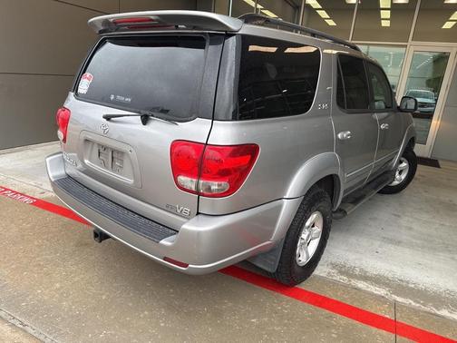 2005 Toyota Sequoia SR5