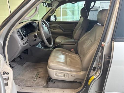 2005 Toyota Sequoia SR5