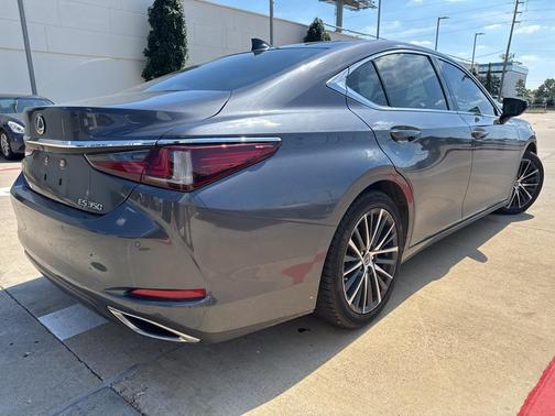 2022 Lexus ES 350 Base