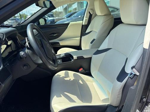 2022 Lexus ES 350 Base