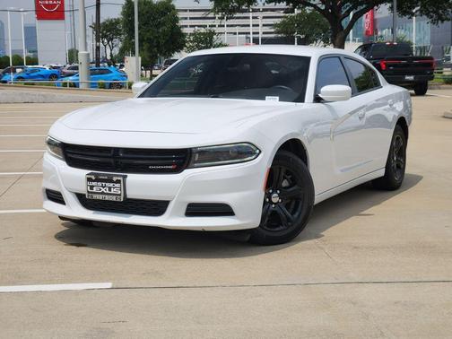 White 2022 Dodge Charger SXT