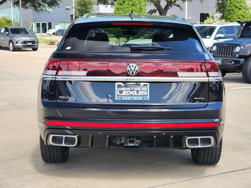 Deep Black 2024 Volkswagen Atlas Cross Sport 2.0T SEL Premium