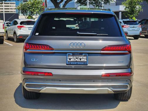 Samurai Gray Metallic 2021 Audi Q7 45 Premium
