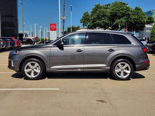 Samurai Gray Metallic 2021 Audi Q7 45 Premium