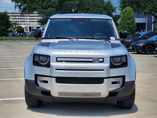 2023 Land Rover Defender 130 SE