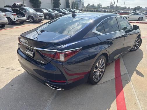 2021 Lexus ES 350 Base