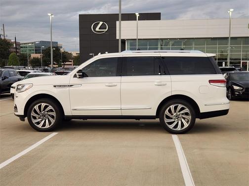 2023 Lincoln Navigator Reserve