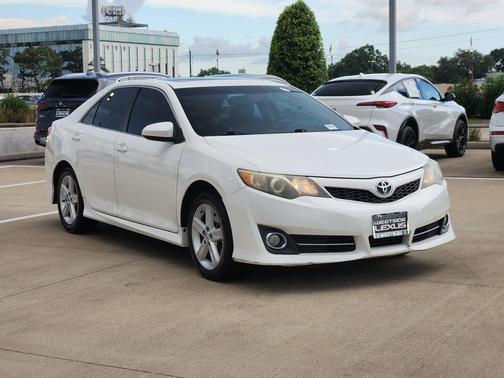 Blizzard Pearl 2014 Toyota Camry SE
