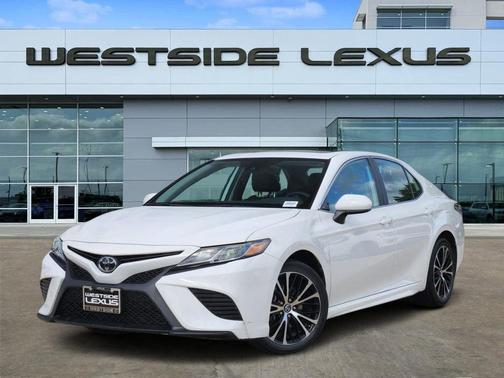 White 2020 Toyota Camry SE