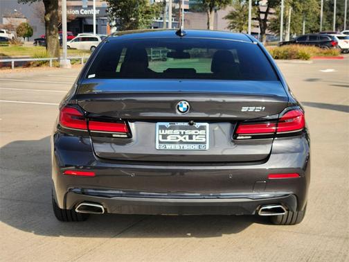 2021 BMW 530 530i