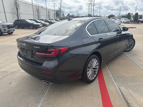 2021 BMW 530 530i