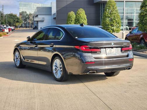 2021 BMW 530 530i