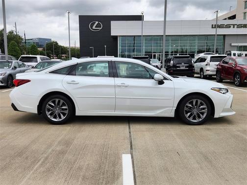 2019 Toyota Avalon XLE