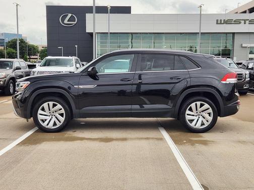 Deep Black 2020 Volkswagen Atlas Cross Sport 3.6L V6 SE w/Technology