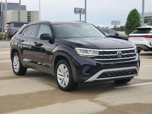Deep Black 2020 Volkswagen Atlas Cross Sport 3.6L V6 SE w/Technology