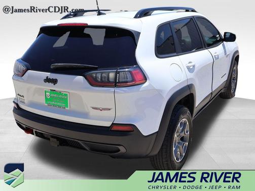 Bright White Clearcoat 2022 Jeep Cherokee Trailhawk