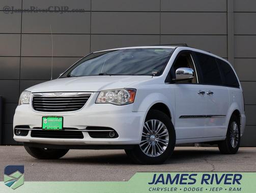 2016 Chrysler Town & Country Touring-L