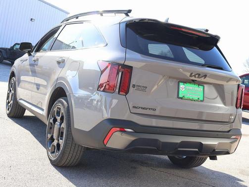 2025 Kia Sorento EX
