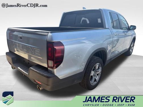 Crystal Black Pearl 2025 Honda Ridgeline RTL