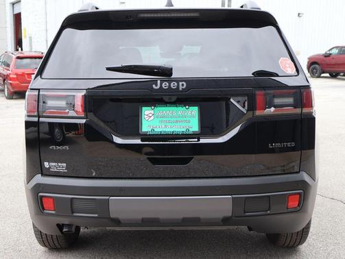 Diamond Black Crystal Pearlcoat 2026 Jeep Cherokee Limited