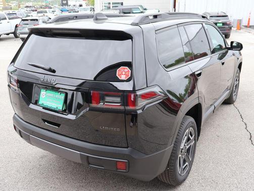 Diamond Black Crystal Pearlcoat 2026 Jeep Cherokee Limited