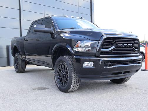 Brilliant Black Crystal Pearlcoat 2018 RAM 2500 Big Horn Crew Cab 4x4 6'4' Box