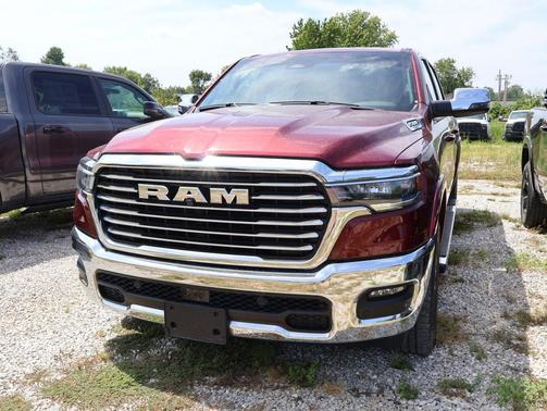 Delmonico Red Pearlcoat 2025 RAM 1500 Laramie