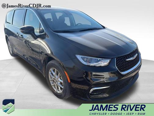 Diamond Black Crystal Pearlcoat 2024 Chrysler Pacifica Touring L