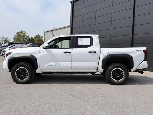 2025 Toyota Tacoma TRD Off-Road