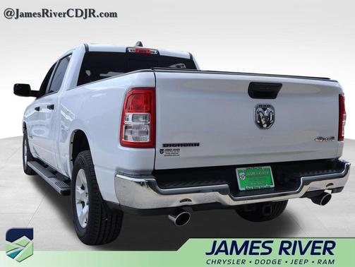 Bright White Clearcoat 2023 RAM 1500 Big Horn/Lone Star