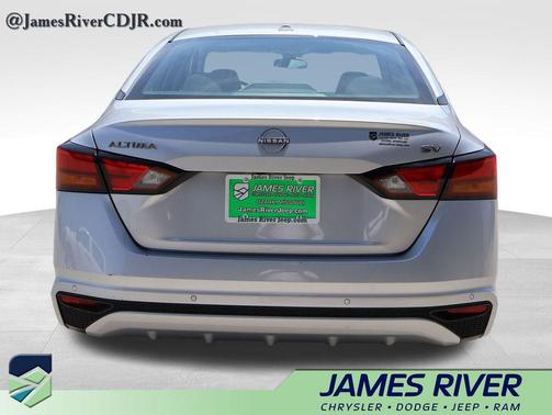 Brilliant Silver Metallic 2024 Nissan Altima 2.5 SV