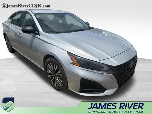 Brilliant Silver Metallic 2024 Nissan Altima 2.5 SV