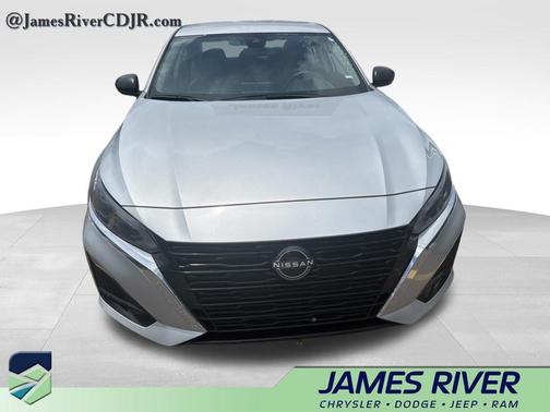 Brilliant Silver Metallic 2024 Nissan Altima 2.5 SV