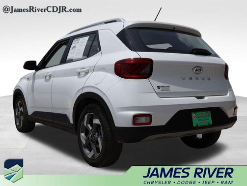 Lunar White 2025 Hyundai VENUE SEL