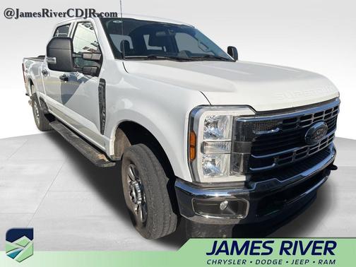 Oxford White 2024 Ford F-250 XLT