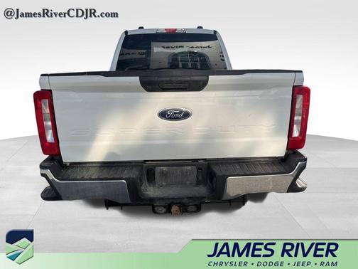 Oxford White 2024 Ford F-250 XLT