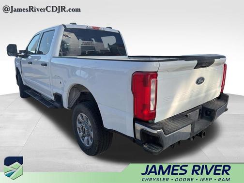 Oxford White 2024 Ford F-250 XLT