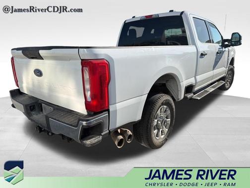 Oxford White 2024 Ford F-250 XLT