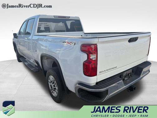 Summit White 2025 Chevrolet Silverado 2500 LT