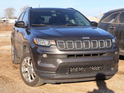 2022 Jeep Compass Latitude Lux