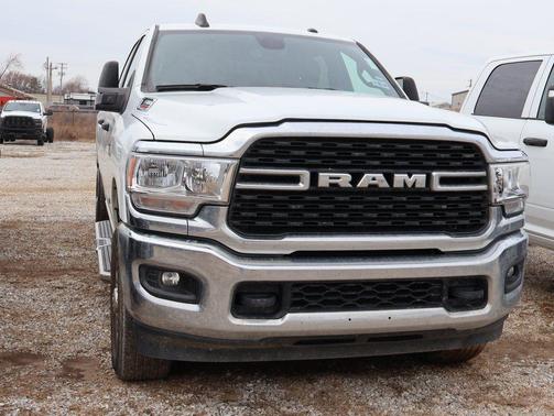 2024 RAM 3500 Big Horn Crew Cab 4x4 8' Box