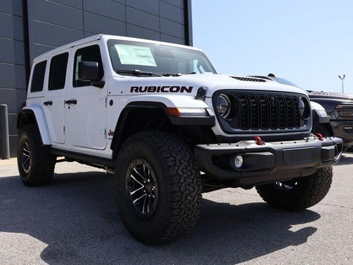 Bright White Clearcoat 2026 Jeep Wrangler Rubicon