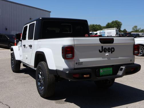 Bright White Clearcoat 2026 Jeep Gladiator 85th Anniversary Edition