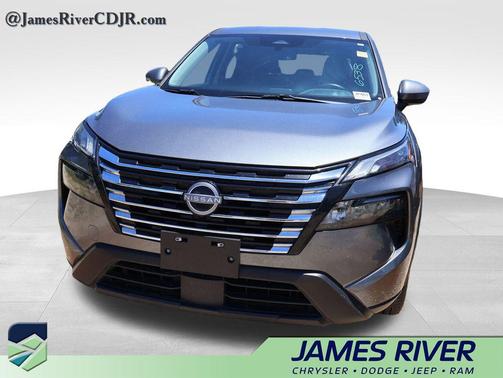 Gun Metallic 2025 Nissan Rogue SV