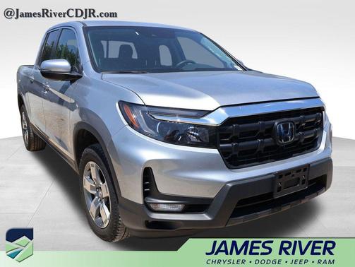 Crystal Black Pearl 2025 Honda Ridgeline RTL