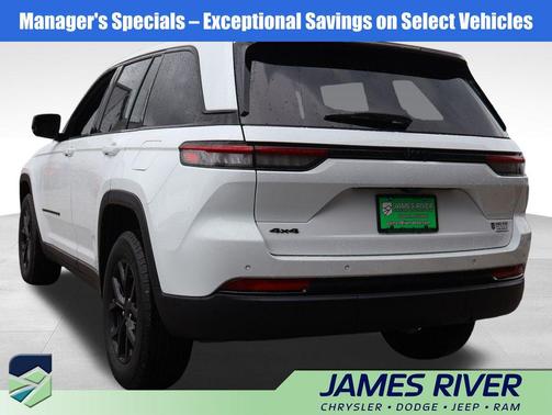 Bright White Clearcoat 2025 Jeep Grand Cherokee Altitude