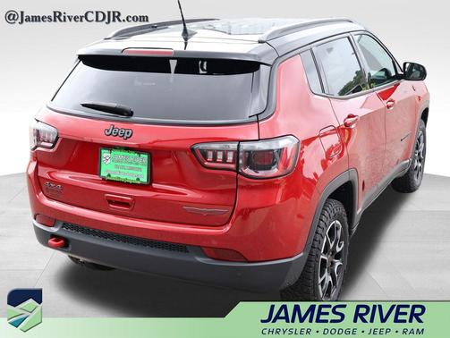 Red Hot Pearlcoat 2025 Jeep Compass Trailhawk