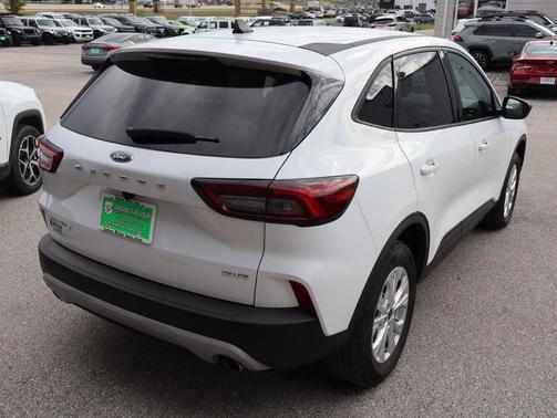 Oxford White 2025 Ford Escape Active