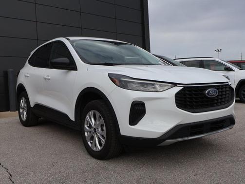 Oxford White 2025 Ford Escape Active